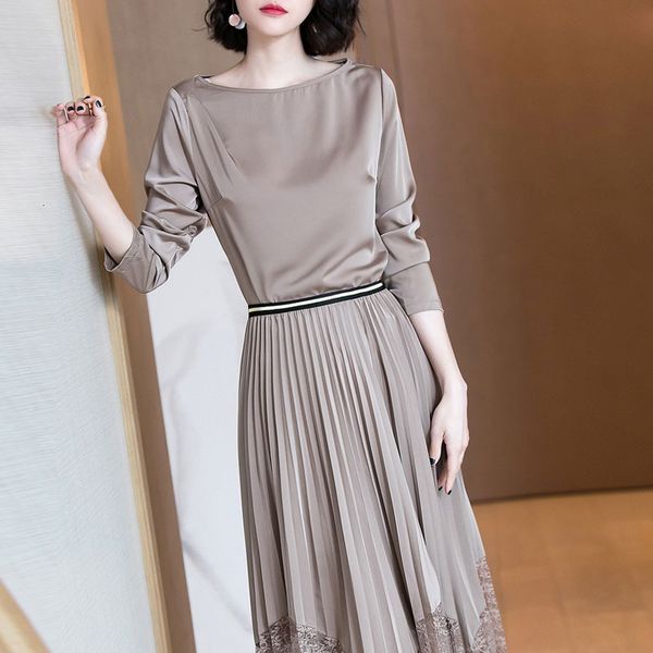 2021 spring new women's lace temperament suit o-neck long-sleeved wrap tie slim vest pleated elastic force two-piece jyao, Black;gray
2021 spring new women's lace temperament suit o-neck long-sleeved wrap tie slim vest pleated elastic force two-piece jyao, Black;gray