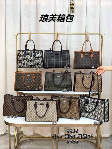 2022 factory wholesale women's dijia same type live broadcast hand single shoulder diagonal straddle bag
2022 factory wholesale women's dijia same type live broadcast hand single shoulder diagonal straddle bag