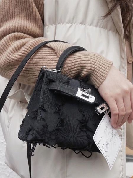 japanese hand-made denim bag canvas kelly pearl chain one shoulder straddle tassel handbag girl
japanese hand-made denim bag canvas kelly pearl chain one shoulder straddle tassel handbag girl