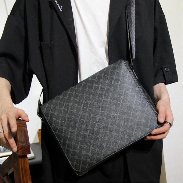factory wholesale men handbag simple printed messenger bag lightweight waterproof leather handbags outdoor leisure color matching mens shoul
factory wholesale men handbag simple printed messenger bag lightweight waterproof leather handbags outdoor leisure color matching mens shoul
