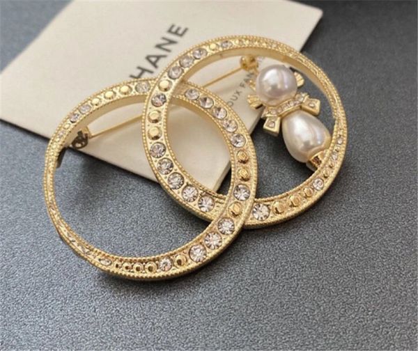 european style accessories high-grade color inlaid diamond pearl temperament luxury brooch joker atmosphere jewelry corsage, Gray
european style accessories high-grade color inlaid diamond pearl temperament luxury brooch joker atmosphere jewelry corsage, Gray