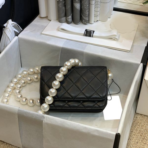2020 new pearl bag b332201 the whole pearl shoulder strap is more stylish and exaggerated classic with lamb skin fashion bags perfect, Black
2020 new pearl bag b332201 the whole pearl shoulder strap is more stylish and exaggerated classic with lamb skin fashion bags perfect, Black