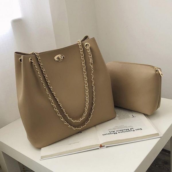 chain baodan shoulder big bag female 2021 new wave korean version texture messenger bag fashion ladies atmospheric bucket
chain baodan shoulder big bag female 2021 new wave korean version texture messenger bag fashion ladies atmospheric bucket
