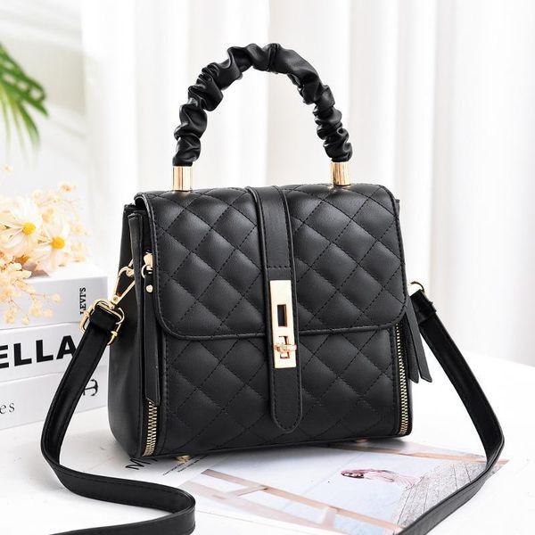 evening bags embroidery thread small pu leather messenger bag ladies 2021 trendy handbag brand one-shoulder
evening bags embroidery thread small pu leather messenger bag ladies 2021 trendy handbag brand one-shoulder