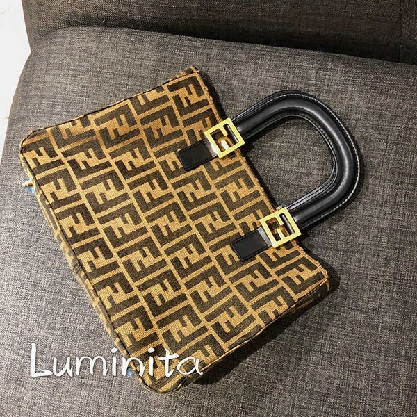 2021 new large capacity fashion tote old pattern canvas printing ff leather female hand zly
2021 new large capacity fashion tote old pattern canvas printing ff leather female hand zly