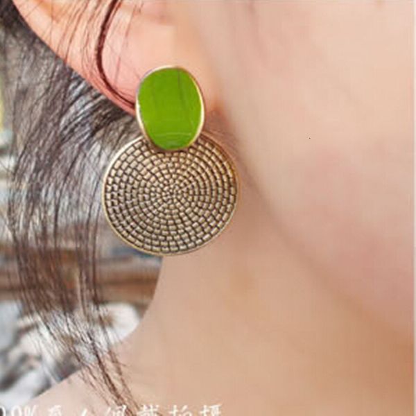exquisite fashion oil dripping green round carved earrings accessories, Silver
exquisite fashion oil dripping green round carved earrings accessories, Silver