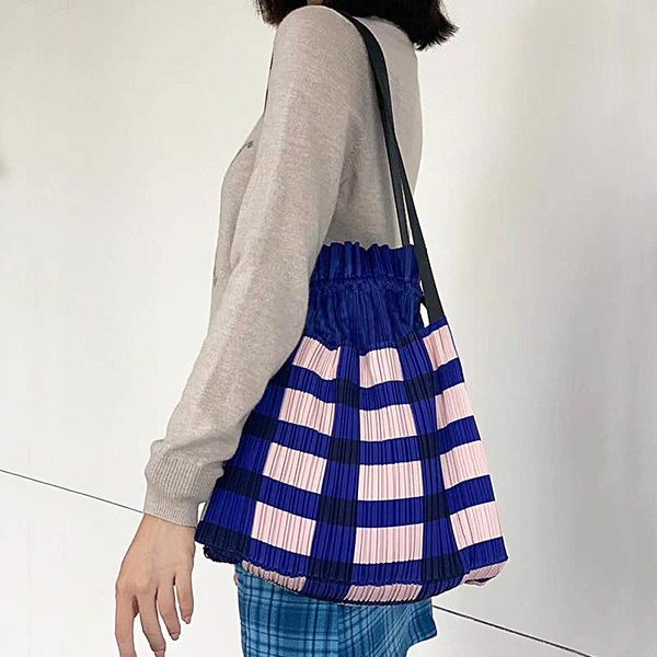 waist bags pleated plaid bag female personality design spring/summer 2021 drawstring casual classic fashion
waist bags pleated plaid bag female personality design spring/summer 2021 drawstring casual classic fashion
