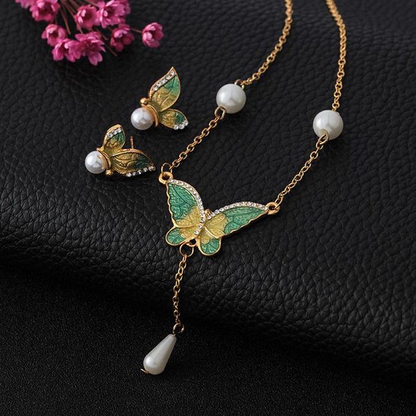 earrings & necklace colorful butterfly inlaid rhinestone pendant set fashion exquisite pearl jewelry gift wholesale, Silver
earrings & necklace colorful butterfly inlaid rhinestone pendant set fashion exquisite pearl jewelry gift wholesale, Silver