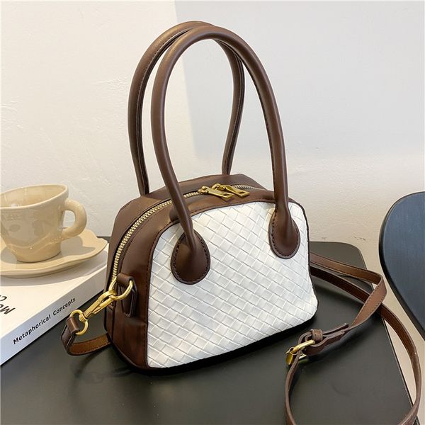 summer cross-border female handbag western new 2021 bag shoulder simple trendy messenger small style fashion vpupb
summer cross-border female handbag western new 2021 bag shoulder simple trendy messenger small style fashion vpupb