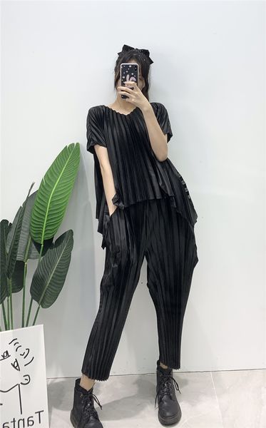 new 2021 spring summer handmade pleated suit two piece korean women casual lounge wear plus size harem aesthetic pants crop blyx, White
new 2021 spring summer handmade pleated suit two piece korean women casual lounge wear plus size harem aesthetic pants crop blyx, White