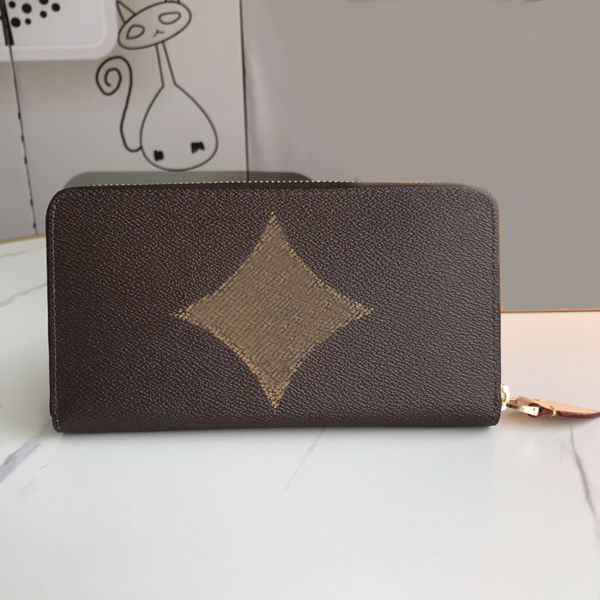2021 fashion flowers designers wallets luxurys men women leather bags classic letters key coin purse original box plaid card holder m600l17c, Red;black
2021 fashion flowers designers wallets luxurys men women leather bags classic letters key coin purse original box plaid card holder m600l17c, Red;black