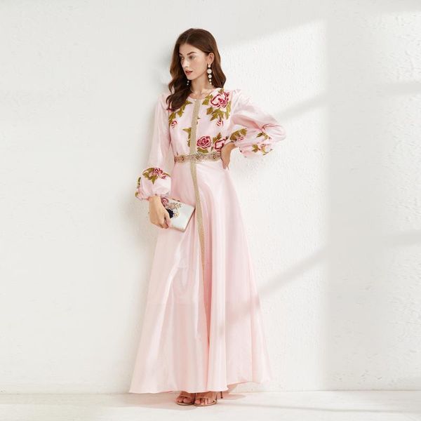 party dresses 2021 middle east muslim arabian embroidery pink fashionable elegant dress woman, White;black
party dresses 2021 middle east muslim arabian embroidery pink fashionable elegant dress woman, White;black