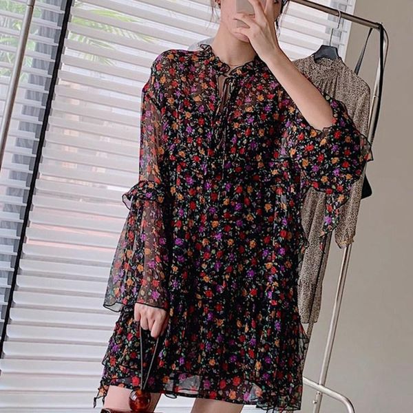 casual dresses silk 2022 summer long-sleeved fashion all-match small floral print dress two-piece suit, Black;gray
casual dresses silk 2022 summer long-sleeved fashion all-match small floral print dress two-piece suit, Black;gray