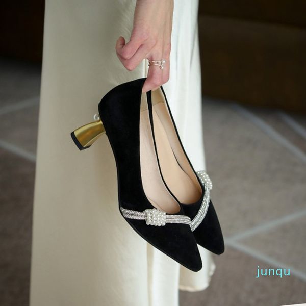 wholesale- designer 2021 womens single shoes formal dress suede upper gold plated heel hand sewn pearl decoration, Black
wholesale- designer 2021 womens single shoes formal dress suede upper gold plated heel hand sewn pearl decoration, Black