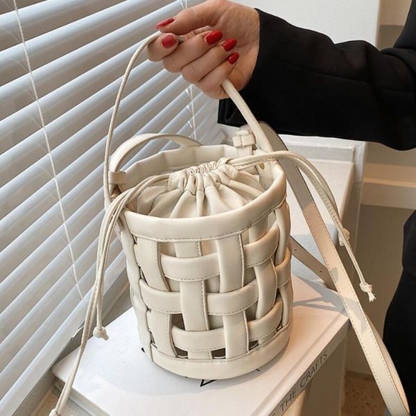 cross body weave tote bucket bag 2021 summer high-quality pu leather women's designer handbag shoulder messenger
cross body weave tote bucket bag 2021 summer high-quality pu leather women's designer handbag shoulder messenger