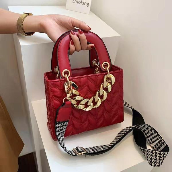 evening bags women's fashion lattice square handbag tote bag soft pu leather luxury designer wide shoulder strap messenger purses
evening bags women's fashion lattice square handbag tote bag soft pu leather luxury designer wide shoulder strap messenger purses