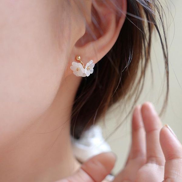 stud korean fashion white color resin flowers earrings for women temperament gold beads floral statement brincos, Golden;silver
stud korean fashion white color resin flowers earrings for women temperament gold beads floral statement brincos, Golden;silver