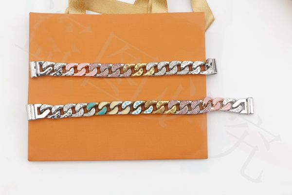 europe america fashion new men lady women silver and gold-color hardware enamel crystal engraved v initials chain link soapy bracelet mp2635, Golden;silver
europe america fashion new men lady women silver and gold-color hardware enamel crystal engraved v initials chain link soapy bracelet mp2635, Golden;silver