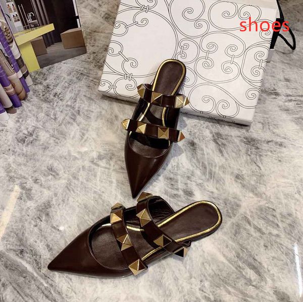 2021 new shoes luxury designer slippers metal rivet trim with logo flat casual sandals available in a variety of colors ger, Black
2021 new shoes luxury designer slippers metal rivet trim with logo flat casual sandals available in a variety of colors ger, Black
