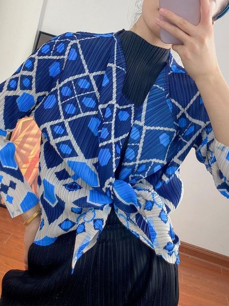 women's jackets changpleat 2021 autumn miyak pleated women coats fashion printed long sleeve large size cardigan jacket tide, Black;brown
women's jackets changpleat 2021 autumn miyak pleated women coats fashion printed long sleeve large size cardigan jacket tide, Black;brown