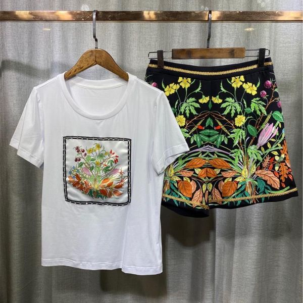 women's tracksuits summer 2021 fashion pantsuit cotton t-shirts+floral print shorts 2piece set b111, Gray
women's tracksuits summer 2021 fashion pantsuit cotton t-shirts+floral print shorts 2piece set b111, Gray