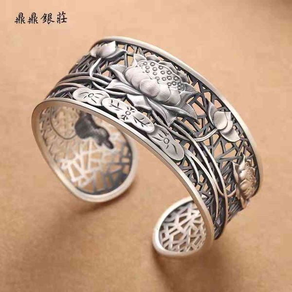 chinese style products bracelet national old pure ultra wide hollow lotus for mother and girlfriend
chinese style products bracelet national old pure ultra wide hollow lotus for mother and girlfriend