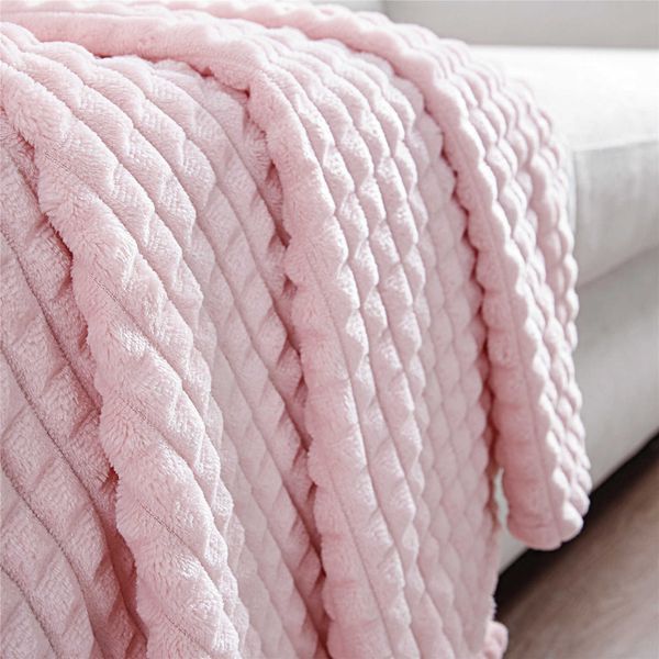 inel corn checkered coral fleece blanket solid color portable and breathable in summer flannel fabric blanket for bed sofa
inel corn checkered coral fleece blanket solid color portable and breathable in summer flannel fabric blanket for bed sofa