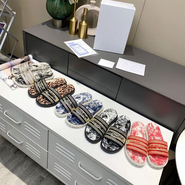 2021 luxury stylist flat sandal casual slipper women shoes knitted fabric woody mules slippers canvas cross woven sandals summer outdoor pee, Black
2021 luxury stylist flat sandal casual slipper women shoes knitted fabric woody mules slippers canvas cross woven sandals summer outdoor pee, Black