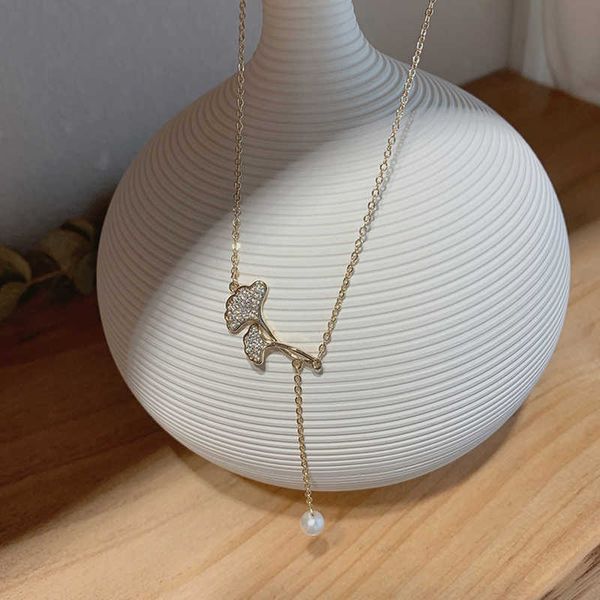 925 sterling silver women's pendant necklace, luxury clavicle chain, zircon flake, wholesale
925 sterling silver women's pendant necklace, luxury clavicle chain, zircon flake, wholesale