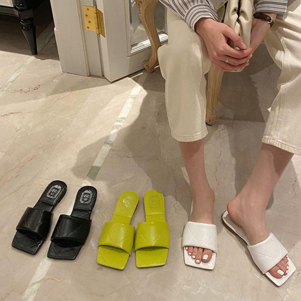 slippers 2021 fashion square toe flat women casual shoes summer sandal diamond embossing slide home outdoor flip flops mujer, Black
slippers 2021 fashion square toe flat women casual shoes summer sandal diamond embossing slide home outdoor flip flops mujer, Black