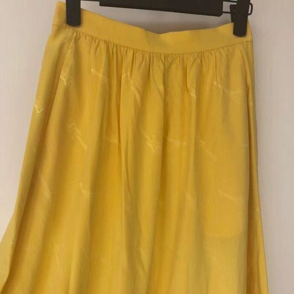 skirts 2021ss yellow silk women's skirt jacquard printing asymmetric lace embroidered hem, Black
skirts 2021ss yellow silk women's skirt jacquard printing asymmetric lace embroidered hem, Black