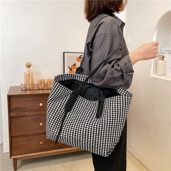 hbp 2021 latest bag large-capacity handbags designer fashionable trendy fashion shopping bags simple lattice portable tote purse wholesale
hbp 2021 latest bag large-capacity handbags designer fashionable trendy fashion shopping bags simple lattice portable tote purse wholesale