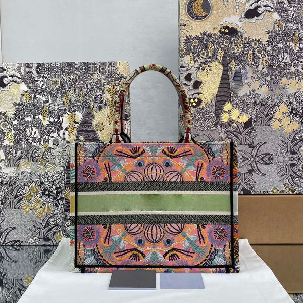 designer shoulder bag, ladies casual hand shopping bag size: 23x17x7cm small, Black
designer shoulder bag, ladies casual hand shopping bag size: 23x17x7cm small, Black