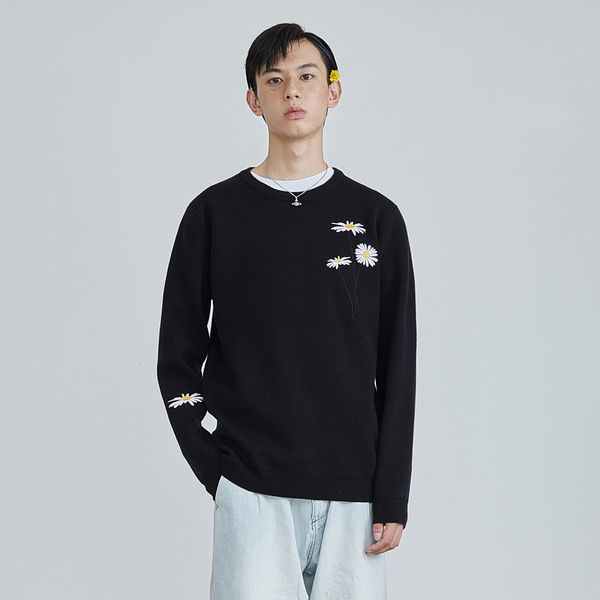 new 2021 autumn fashion daisy flower embroidered men's casual color round neck sweate k7te, White;black
new 2021 autumn fashion daisy flower embroidered men's casual color round neck sweate k7te, White;black