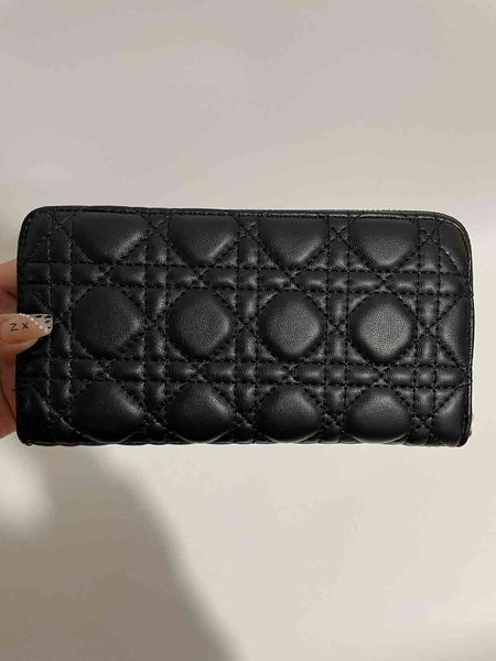 factory direct sale 75%off new 2021 purse embroidered thread multi card slot zero wallet women's mobile phone bag long 7t3u 
factory direct sale 75%off new 2021 purse embroidered thread multi card slot zero wallet women's mobile phone bag long 7t3u