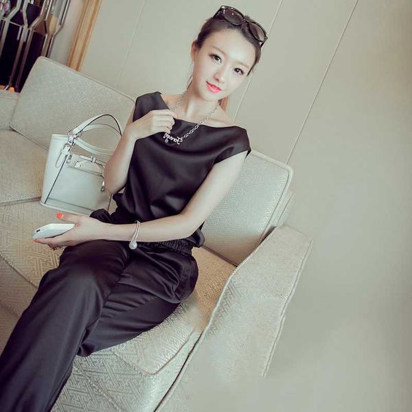women's tracksuits 2021 summer sets blouse pantyhose silk clothings fashion casual two-piece, Gray
women's tracksuits 2021 summer sets blouse pantyhose silk clothings fashion casual two-piece, Gray