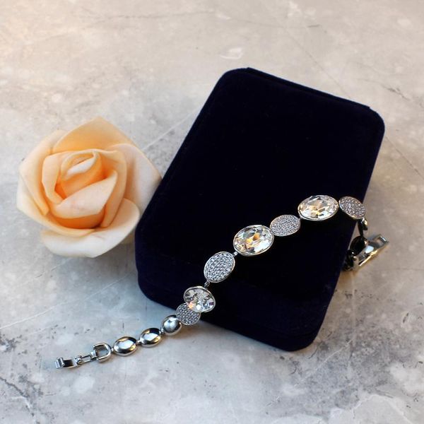 charm bracelets luxury exquisite oval crystal inlaid smooth flat beads bracelet suitable for women trendy elegant high-quality jewelry gifts, Golden;silver
charm bracelets luxury exquisite oval crystal inlaid smooth flat beads bracelet suitable for women trendy elegant high-quality jewelry gifts, Golden;silver