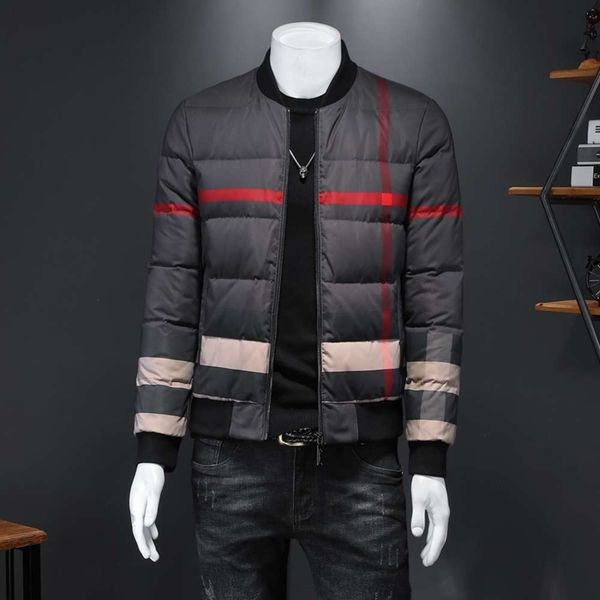 down jacket 2021 new short stand collar handsome fashion brand winter thickened coat men's plaid, Black
down jacket 2021 new short stand collar handsome fashion brand winter thickened coat men's plaid, Black
