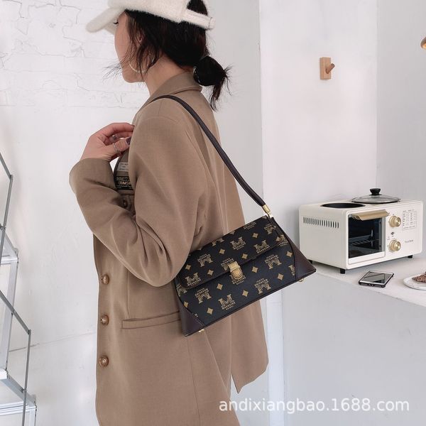 spring and summer atmosphere armpit 2021 new fashion ins net red hand single shoulder bag
spring and summer atmosphere armpit 2021 new fashion ins net red hand single shoulder bag