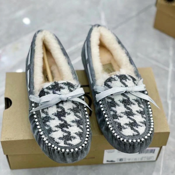2021 snow luxury designer women winter boots leather classic kneel half long ankle black grey chestnut coffee men warm bailey bow womens siz
2021 snow luxury designer women winter boots leather classic kneel half long ankle black grey chestnut coffee men warm bailey bow womens siz