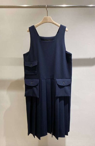 temperament color 2021 south korea dongdamen spring new fashion solid square collar show thin strap dress women's foreign style pleated, Black;gray
temperament color 2021 south korea dongdamen spring new fashion solid square collar show thin strap dress women's foreign style pleated, Black;gray