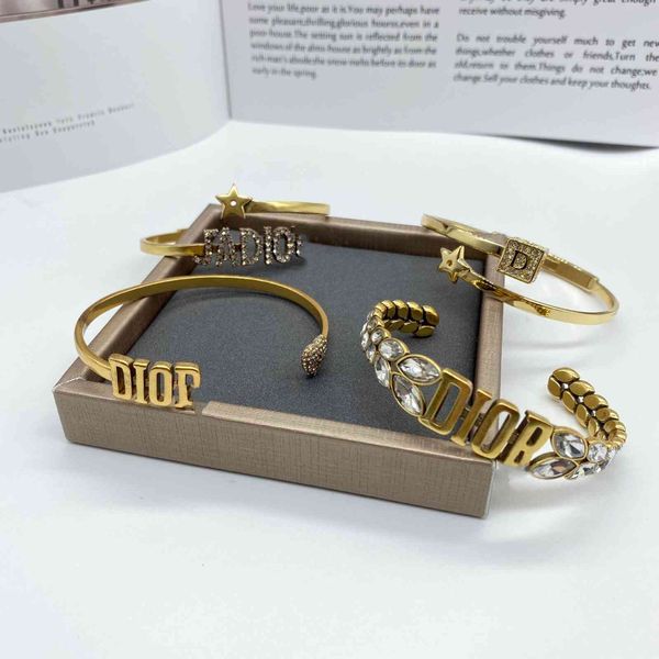2021 luxury designer jewelry new wheat ear letter horse eye full diamond bracelet, Black
2021 luxury designer jewelry new wheat ear letter horse eye full diamond bracelet, Black