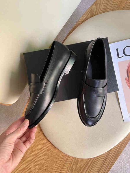 designer catwalk women formal dress lok fu shoes solid color simple design 100% leather sole contains boxes and bags, Black
designer catwalk women formal dress lok fu shoes solid color simple design 100% leather sole contains boxes and bags, Black