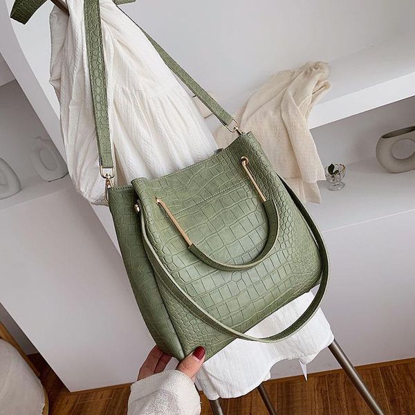 crocodile-printed female bucket big bag 2021 new casual one-shoulder handbags simple stiletto bag
crocodile-printed female bucket big bag 2021 new casual one-shoulder handbags simple stiletto bag