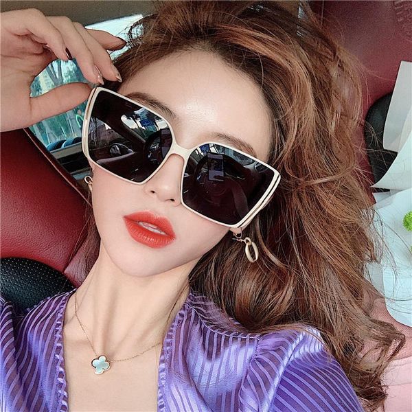 sunglasses classic women 2021 retro square sun glasses for ladies fashion shades eyewear, White;black
sunglasses classic women 2021 retro square sun glasses for ladies fashion shades eyewear, White;black