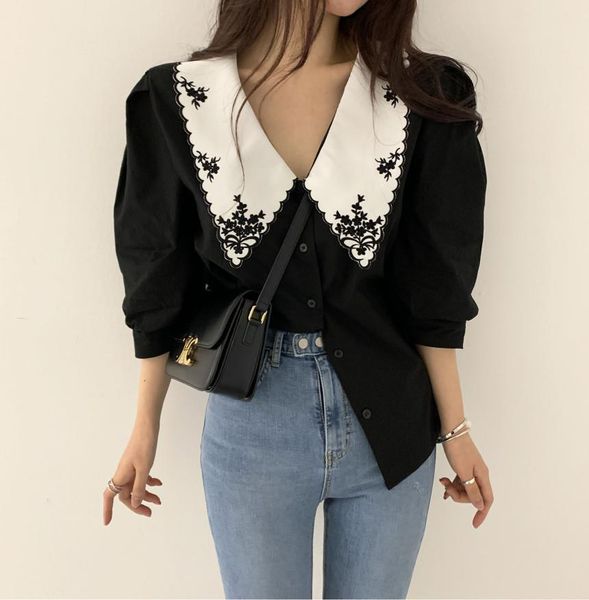 temperament of restoring ancient ways design feeling female coat lapels delicate embroidery shirts drop shipping good quality, White
temperament of restoring ancient ways design feeling female coat lapels delicate embroidery shirts drop shipping good quality, White
