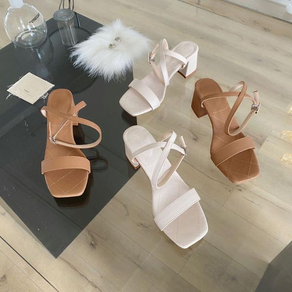 fashion womens shoes 2021 med beige heeled sandals all-match buckle strap luxury medium black block girls new comfort high rome
fashion womens shoes 2021 med beige heeled sandals all-match buckle strap luxury medium black block girls new comfort high rome