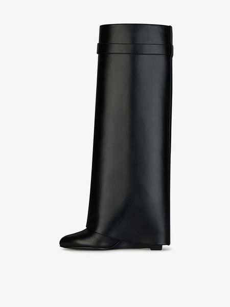 designer-shark lock knee boots leather silver and gold finish asymmetrical metal padlock clad wedge almond shaped toe heel height, Black
designer-shark lock knee boots leather silver and gold finish asymmetrical metal padlock clad wedge almond shaped toe heel height, Black