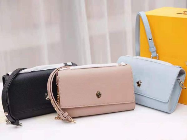 evening bags classic fashion small square bag, all-match simple ladies one-shoulder messenger casual mini bag made of pure leather
evening bags classic fashion small square bag, all-match simple ladies one-shoulder messenger casual mini bag made of pure leather