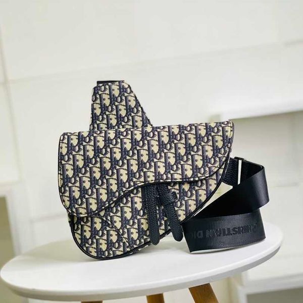 2021 new fashionable old flower retro canvas letter printing embroidery casual versatile one shoulder cross carrying portable saddle bag han
2021 new fashionable old flower retro canvas letter printing embroidery casual versatile one shoulder cross carrying portable saddle bag han